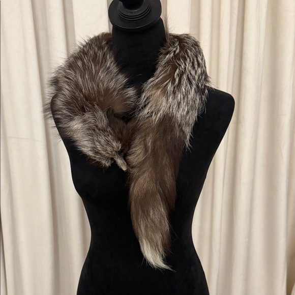 Accessories - Elegant Brown Faux Fur Scarf